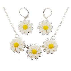 Three Daisy Chain Necklace