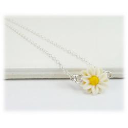 Tiny Daisy Simple Necklace