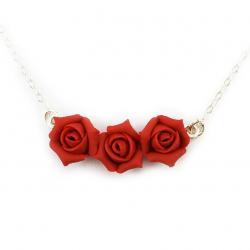 Minimalist Three Flowers Rosebud Necklace